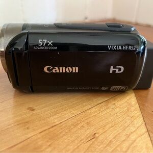 Canon VIXIA HF R52 32x Optical Zoom Camcorder & Battery, Charger, HDMI & Case
